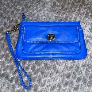 ili New York Genuine Leather wristlet.  NWOT.